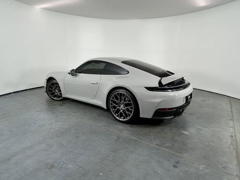 Certified 2025 Porsche 911 Carrera RWD image 3
