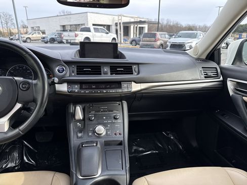 Used 2015 Lexus CT 200h w/ Navigation Package image 30