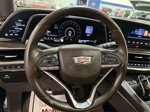 Used 2021 Cadillac Escalade ESV Premium Luxury AWD/4WD image 19