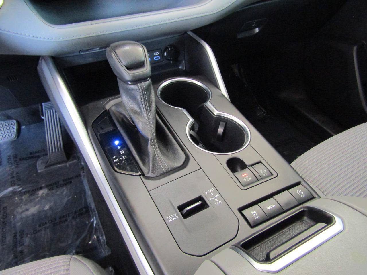Used 2022 Toyota Highlander L FWD image 18