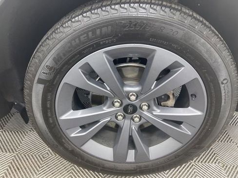 Used 2023 Ford Explorer XLT w/ Equipment Group 202A AWD/4WD image 11