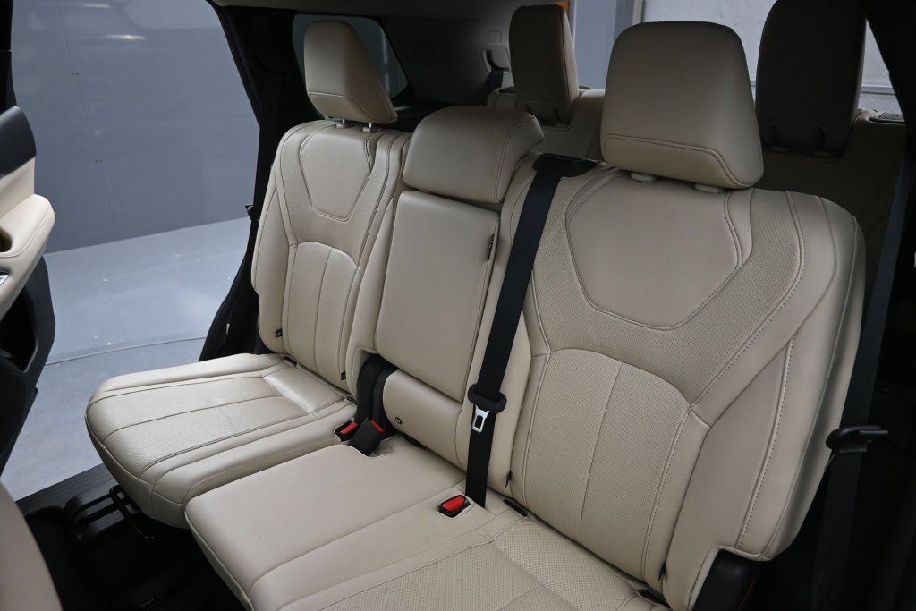 Used 2023 INFINITI QX60 Sensory AWD/4WD image 26