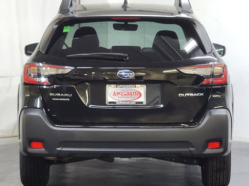 Used 2023 Subaru Outback Premium AWD/4WD image 6