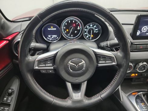 Used 2019 MAZDA MX-5 Miata RF Grand Touring image 17