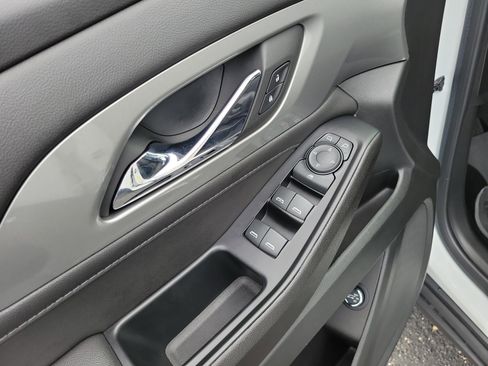 Used 2023 Chevrolet Traverse LT FWD image 21