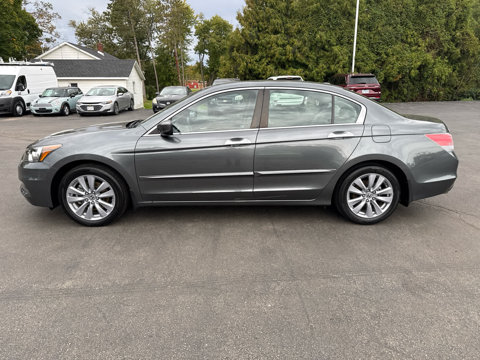 Used 2011 Honda Accord EX-L image 6
