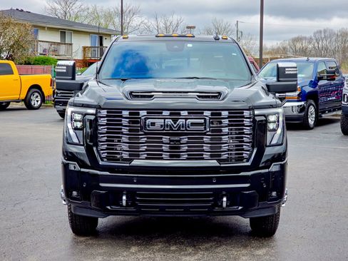 Used 2026 GMC Sierra 3500 Denali Ultimate AWD/4WD image 5