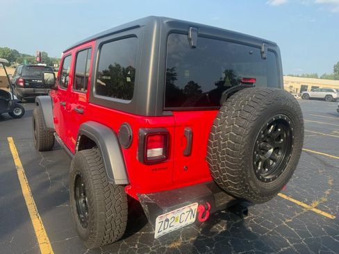 Used 2018 Jeep Wrangler Unlimited Sport S AWD/4WD image 4