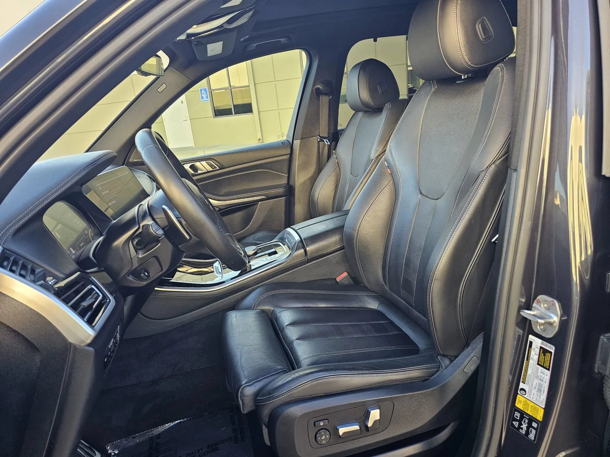 Used 2020 BMW X5 xDrive40i w/ M Sport Package AWD/4WD image 16
