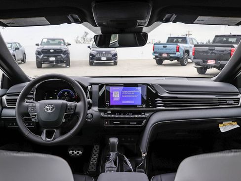New 2026 Toyota Camry Hybrid FWD image 14