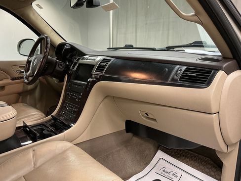 Used 2010 Cadillac Escalade Premium AWD/4WD image 37