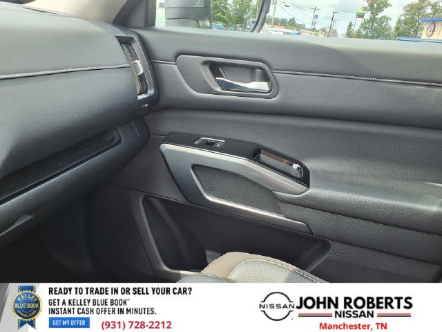 Used 2023 Nissan Pathfinder SL AWD/4WD image 8