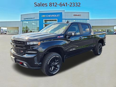 Used 2019 Chevrolet Silverado 1500 LT Trail Boss w/ Convenience Package AWD/4WD image 3