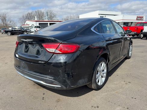 Used 2016 Chrysler 200 Limited image 5