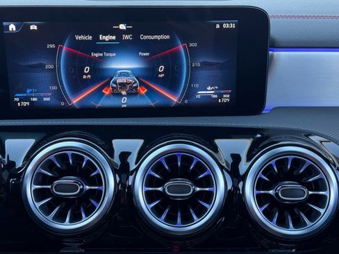 Used 2024 Mercedes-Benz CLA 35 AMG 4MATIC image 27