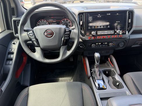 Used 2025 Nissan Frontier PRO-4X AWD/4WD image 16
