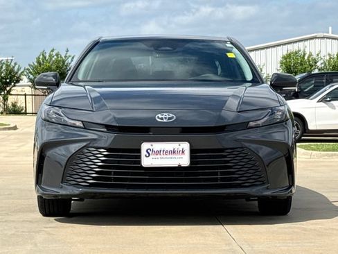Used 2026 Toyota Camry LE w/ Convenience Package FWD image 2
