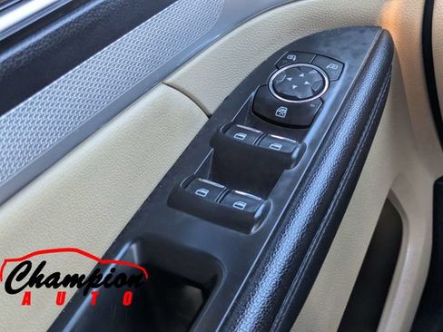 Used 2017 Ford Explorer XLT FWD image 26