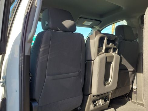 Used 2025 GMC Sierra 1500 Elevation image 11