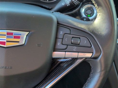 Certified 2025 Cadillac XT6 Premium Luxury image 11