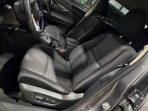 Used 2020 Nissan Rogue SV AWD/4WD image 6