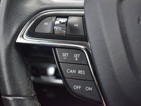 Used 2023 Lincoln Nautilus AWD w/ Premium Package image 20
