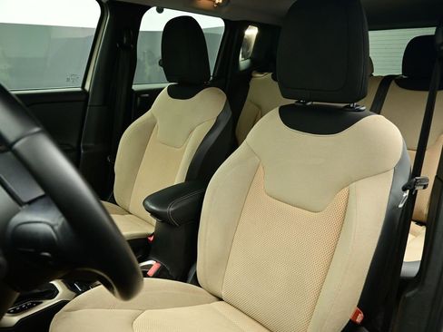 Used 2016 Jeep Renegade 75th Anniversary image 17