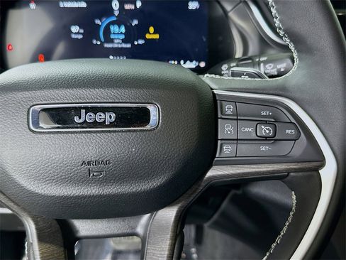 Used 2025 Jeep Grand Cherokee L Limited w/ Black Appearance Package image 25