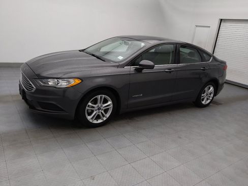 Used 2018 Ford Fusion S image 2