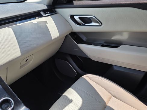 Used 2018 Land Rover Range Rover Velar S AWD/4WD image 26