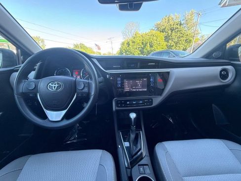 Used 2018 Toyota Corolla LE FWD image 21