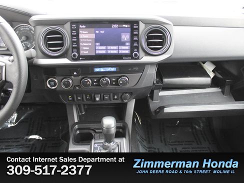 Used 2022 Toyota Tacoma TRD Off-Road image 15