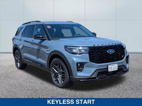 Used 2025 Ford Explorer ST AWD/4WD image 7