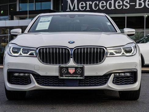 Used 2018 BMW 750i xDrive image 2