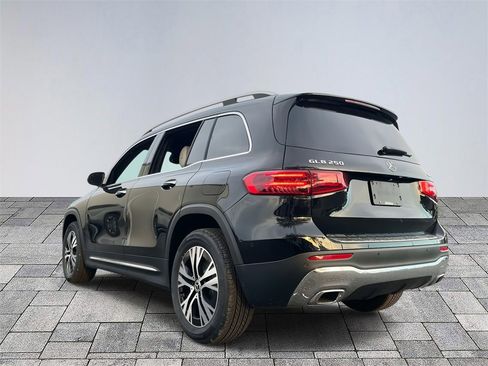 New 2026 Mercedes-Benz GLB 250 4MATIC image 5