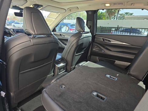 Certified 2025 INFINITI QX60 Luxe image 13