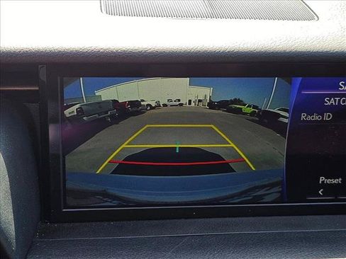 Used 2019 Lexus IS 300 RWD image 9