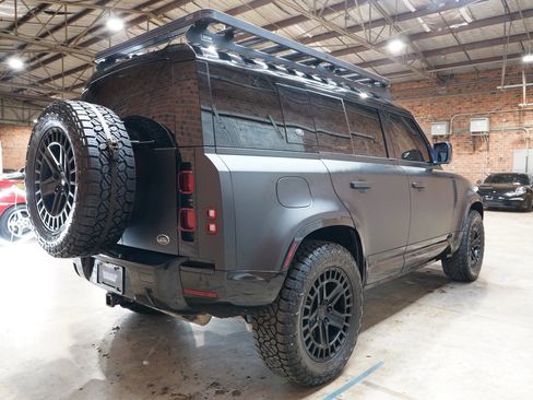 Used 2020 Land Rover Defender 110 SE AWD/4WD image 17