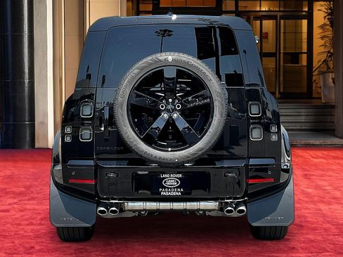 New 2026 Land Rover Defender 110 X-Dynamic SE image 5