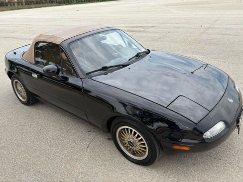 Used 1995 MAZDA MX-5 Miata RWD image 6