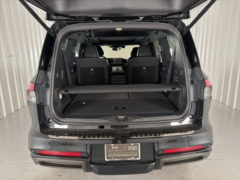 Certified 2026 INFINITI QX80 Autograph w/ Autograph Exterior Package AWD/4WD image 9