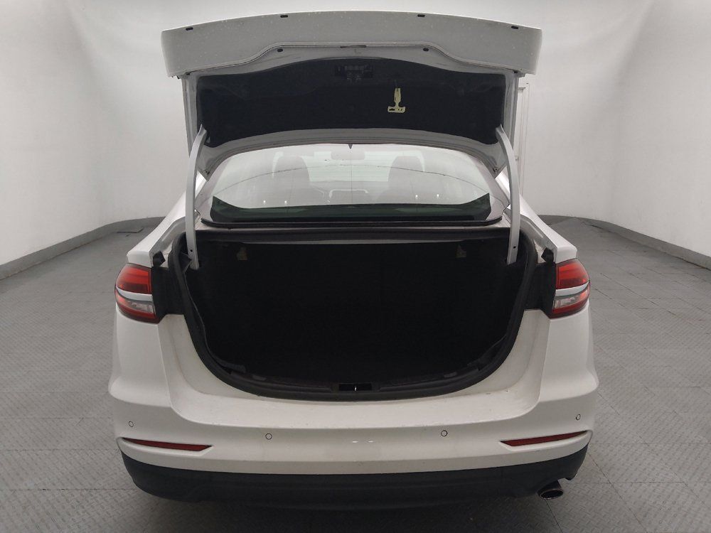 Used 2019 Ford Fusion SEL FWD image 29