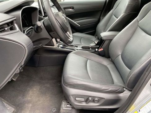 Used 2023 Toyota Corolla Cross XLE w/ Convenience Package FWD image 20