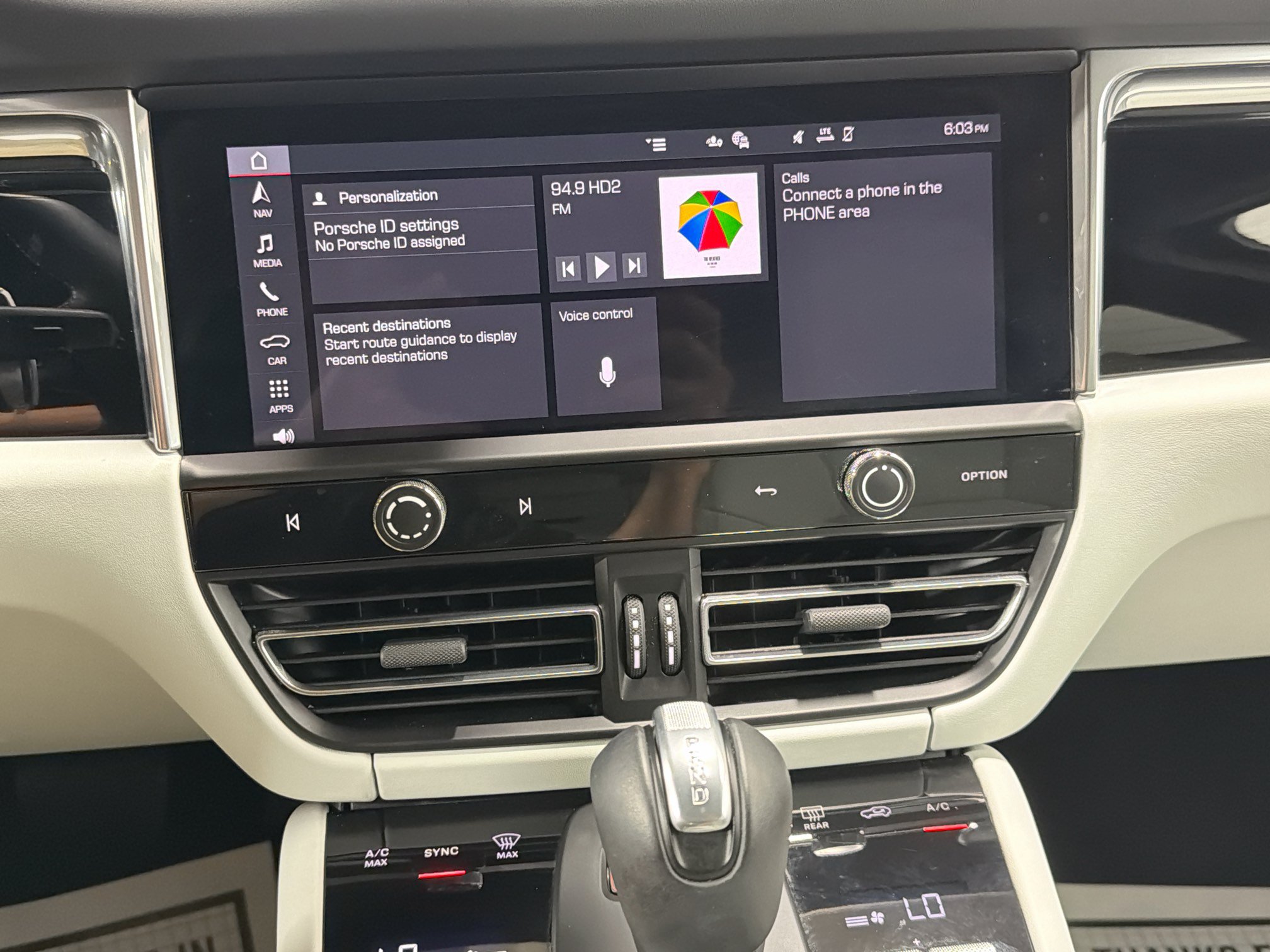 Certified 2026 Porsche Macan AWD/4WD image 26
