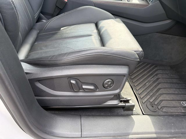 Used 2025 Audi Q5 e Premium AWD/4WD image 16