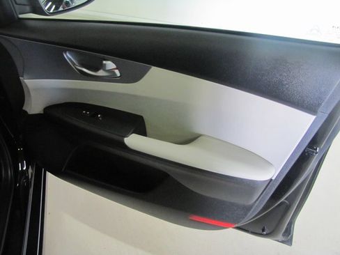 Used 2022 Kia Forte LXS image 20