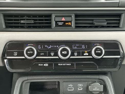 Used 2023 Honda Pilot LX image 13