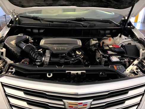 Used 2017 Cadillac XT5 Luxury w/ Driver Awareness Package AWD/4WD image 30