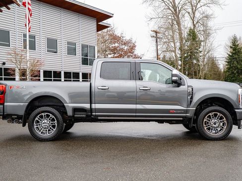 Used 2025 Ford F350 Platinum w/ Platinum Plus Package image 4