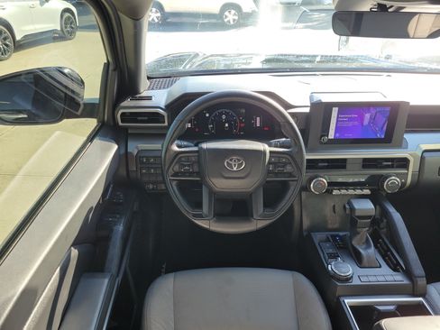 Certified 2025 Toyota Tacoma SR5 AWD/4WD image 25